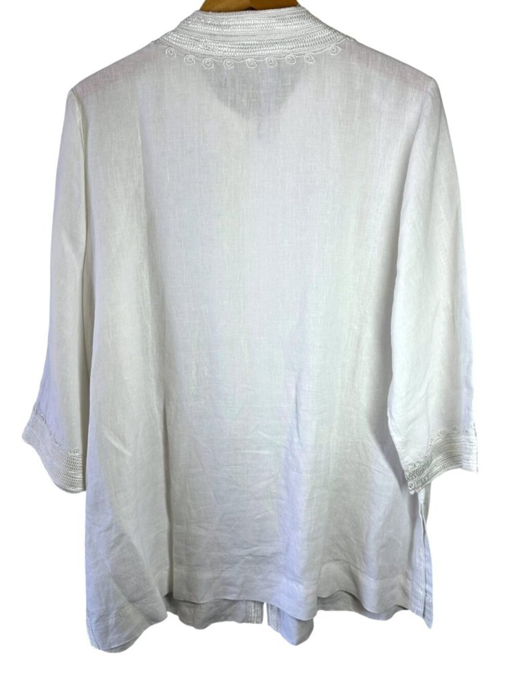 Soft Surroundings Desert Linen Tunic White Embroidered Blue Pom Pom Size 1X Top - Picture 4 of 5